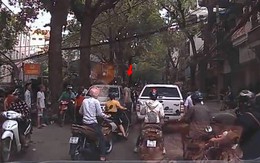 Hà Nội: Thanh niên Tây đấm vỡ kính ô tô đi ngược chiều sau một hồi cãi vã với tài xế