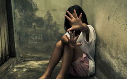 Người đàn ông cưỡng bức 2 con gái riêng của vợ rồi còn đổ lỗi cho vợ khiến anh ta "không thể kiểm soát được mình"