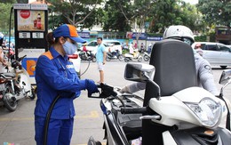 Mua lít xăng, người dân trả thêm bao nhiêu nếu tăng thuế môi trường?