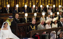Hoàng tử William ngồi cạnh một chiếc ghế trống trong suốt lễ cưới của em trai, cư dân mạng nhanh chóng tìm hiểu lý do