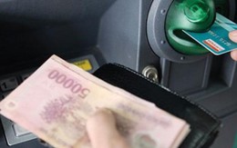Làm thế nào để tiết kiệm trăm nghìn tiền phí giao dịch ATM?