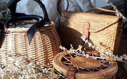 Túi cói năm nay xinh quá, chọn kiểu gì cũng đẹp và tiện hết sức