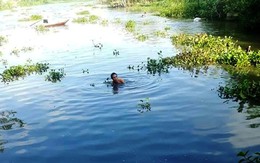 Hàng chục người tìm kiếm bé trai bị nước cuốn mất tích