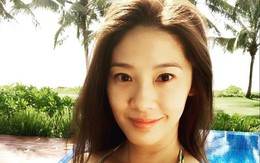 Hoa hậu Hồng Kông 1997 khoe món phở gà, đội nón lá dạo biển Đà Nẵng