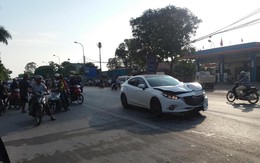 Người chị khóc ngất khi thấy em gái tử vong do ô tô đâm phía sau