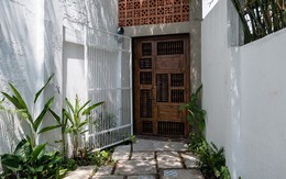 Ngôi nhà trong hẻm nhỏ chỉ bước chân về đã thấy mỏi mệt dừng nơi cánh cửa ở Sài Gòn