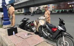 Tài xế ô tô nghi say rượu tông hàng loạt xe máy, 4 người nhập viện