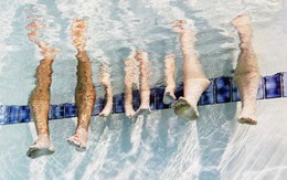 Nghe bí mật từ cứu hộ bể bơi ngay đi, bạn sẽ cần cho mùa hè này đấy!
