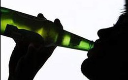 Nhậu về, cha bất cẩn làm con rơi xuống nền nhà tử vong?