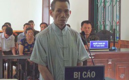 Bảo vệ 73 tuổi dụ kẹo để dâm ô bé gái trong nhà vệ sinh trường học