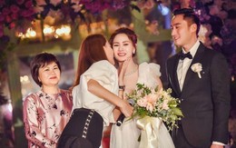 Cô dâu Chung Hân Đồng khóc từ đầu tới cuối tiệc cưới