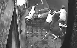 5 phụ nữ ở Hà Nội giằng co với tên trộm SH trong đêm