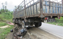 Xe tải lao từ dốc xuống cán nát xe máy, người đàn ông chết thảm