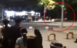 Cảnh sát giao thông Trung Quốc dùng thân mình chặn 'xe điên'