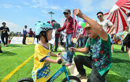 NSƯT Xuân Bắc “nịnh nọt” vận động viên nhí đua xe về đích