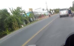 Cả gia đình may mắn thoát chết sau vụ va chạm với ô tô trên quốc lộ
