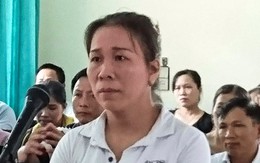 Nữ tiểu thương hắt tiết lợn vào người chủ tịch huyện lĩnh 4 tháng tù