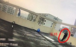 Cô gái lụy tình gọi công an bắt bạn trai rồi lại dọa nhảy lầu để đòi tự do cho anh chàng vũ phu