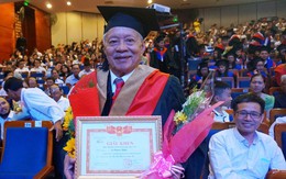 Thạc sĩ ở tuổi... 85