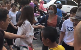 Hà Nội: Nghi vấn do ghen tuông vì bạn thân nhắn tin với chồng mình, 2 cô gái lao vào đánh nhau giữa phố cổ