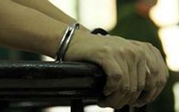 Băng nhóm giang hồ 'bảo kê' nam chuyển giới bán dâm