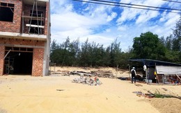 Đang ngủ ở lán trại, vợ chồng bị xịt hơi cay cướp vàng