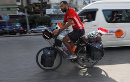 Đạp xe hơn 5.000 từ Ai Cập sang Nga để cổ vũ World Cup