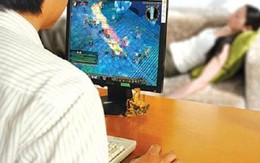 Ly hôn vì chồng trẻ mê game hơn vợ con