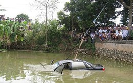 Tài xế gọi điện cầu cứu trước khi tử vong trong ô tô dưới ao là cán bộ Sở Giao thông
