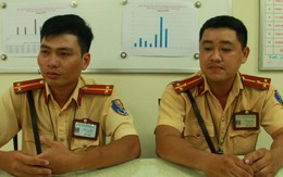 CSGT chở em bé đi cấp cứu, cho bú sữa bình ở Sài Gòn từng tham gia bắt cướp