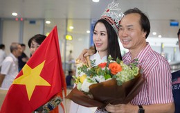 Bố đẻ ra tận sân bay đón, Dương Thùy Linh bật khóc vì cảm động