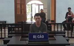 Chém vợ gãy 2 con dao vì đòi về với chồng cũ