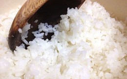 Bé trai suýt mất mạng vì ăn thức ăn cũ: Đây là 10 loại thực phẩm không nên để qua đêm