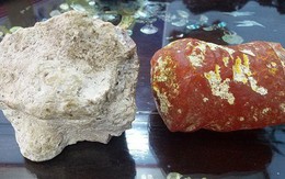 Kỳ lạ hai viên đá thơm như nước hoa, trả 5 tỷ chưa bán