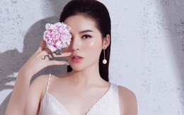 Hình ảnh Hoa hậu Kỳ Duyên "lún sâu" vào ăn mặc hở hang