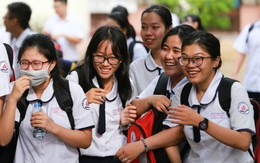 Nữ sinh Sơn La được 10 điểm Lịch sử và tiếng Anh