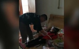 Bé gái bị kẻ bắt cóc cho ngửi khăn tẩm thuốc mê