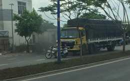 Bị CSGT chặn đầu xe, tài xế xe tải húc đổ xe cảnh sát rồi bỏ trốn