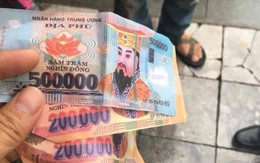 Khách Tây tố tài xế xích lô ở Hà Nội trả lại... tiền âm phủ