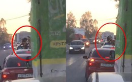Nhân lúc tắc đường, cặp đôi mở nóc ô tô rồi vô tư 'mây mưa' như đang ở nhà