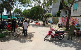 Đẩy xe lăn đi bán vé số mưu sinh, người đàn ông đột ngột ngã xuống đất tử vong