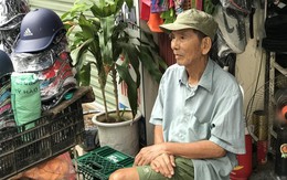 NSƯT Trần Hạnh vẫn bán giày, mũ bảo hiểm ở tuổi 89