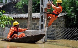 Hà Nội: Còn 969 hộ dân chưa đủ điều kiện để tái cấp điện sau mưa lớn