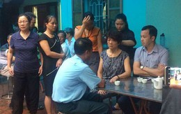 Đưa thi thể 2 phi công trong vụ rơi máy bay về nhà tang lễ: Những đứa trẻ khóc nấc gọi tên cha