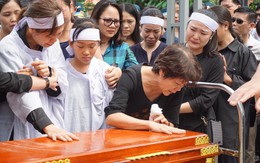 Hai phi công hy sinh: Đầu bạc tiễn đầu xanh, trẻ thơ khóc tìm bố