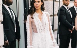 10 trang phục giúp bạn trẻ ra 5 tuổi