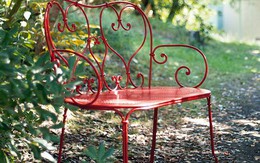 Học cách sử dụng những bộ bàn ghế cổ điển của người Pháp để ngôi nhà thật lãng mạn và quyến rũ