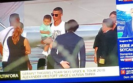 Hình ảnh hiếm: Ronaldo bế con trai, được bảo vệ nghiêm ngặt khi đến Turin