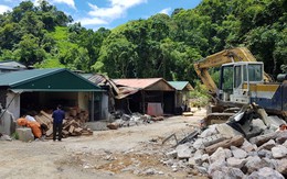 Cảnh đổ nát nơi trùm ma túy cố thủ, chống đối 300 cảnh sát