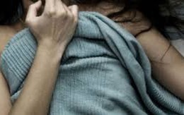 'Yêu' thiếu nữ nhiều lần, nam thanh niên bị bắt tạm giam